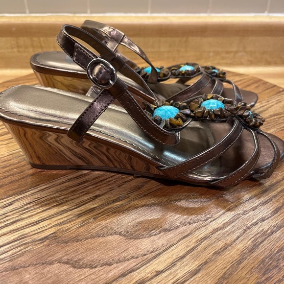 Gold Wedge Sandles with Turquois Gemstones Womens Size 8 - Picture 2 of 8